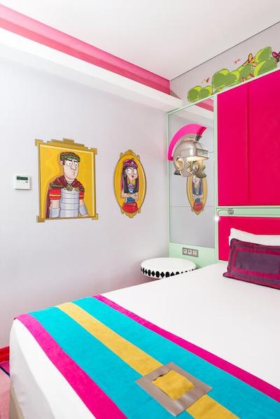 لندآف لجند کینگدام هتل