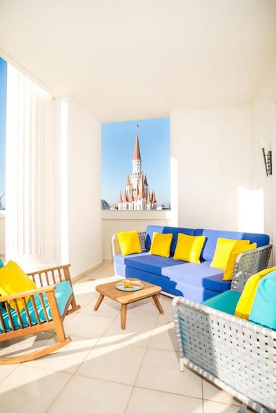 لندآف لجند کینگدام هتل