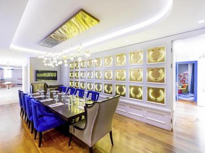 لندآف لجند کینگدام هتل