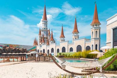 لندآف لجند کینگدام هتل