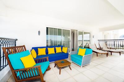 لندآف لجند کینگدام هتل