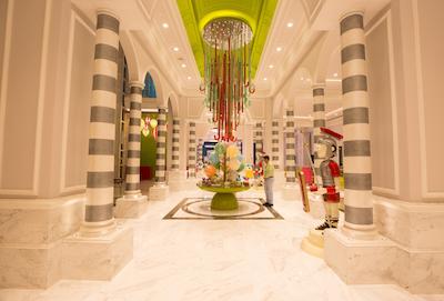 لندآف لجند کینگدام هتل