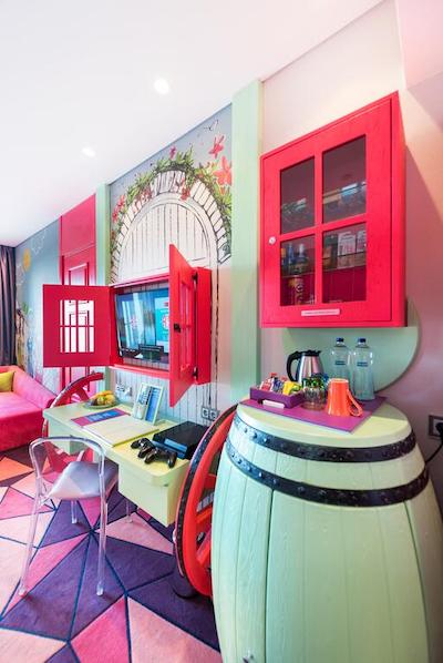 لندآف لجند کینگدام هتل