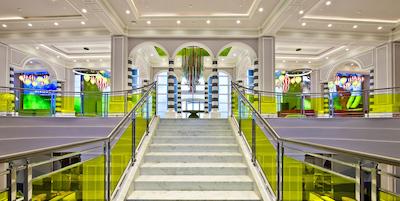 لندآف لجند کینگدام هتل