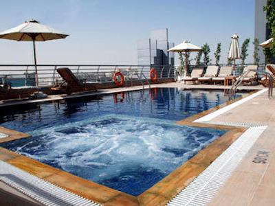 منا اپارت هتل البرشاء