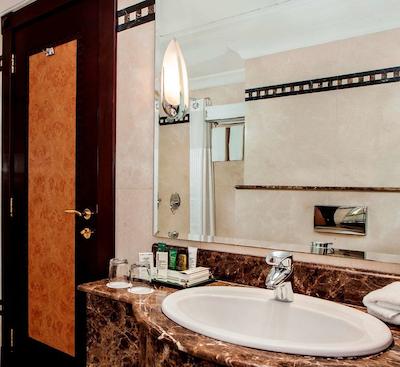 هیلتون شارجه