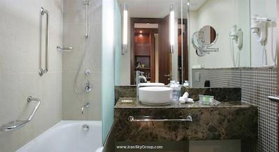 هالیدی این ابوظبی