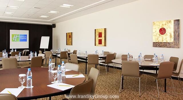هالیدی این اکسپرس دبی اینترنت سیتی