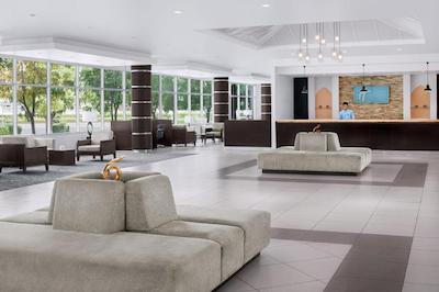 هالیدی این اکسپرس دبی اینترنت سیتی