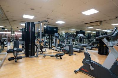 هاوارد جانسون بر دبی