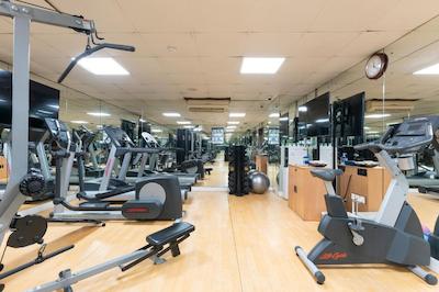 هاوارد جانسون بر دبی