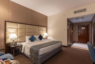 هاوارد جانسون بر دبی