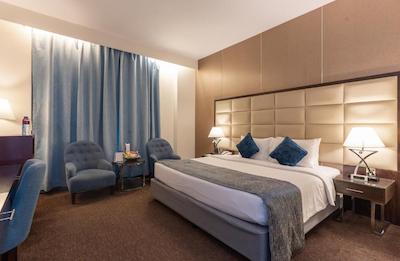 هاوارد جانسون بر دبی