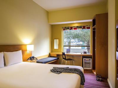 آیبیس مال اونیو دوبی