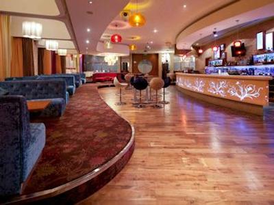 آیبیس ورد ترید سنتر