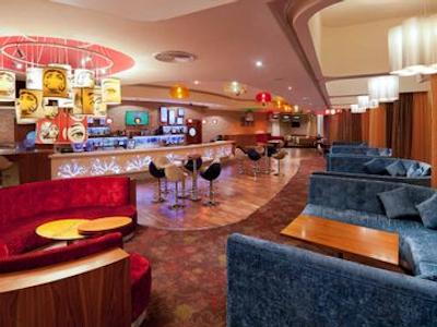 آیبیس ورد ترید سنتر