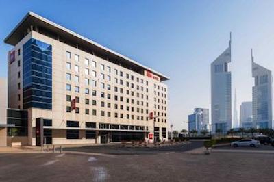 آیبیس ورد ترید سنتر