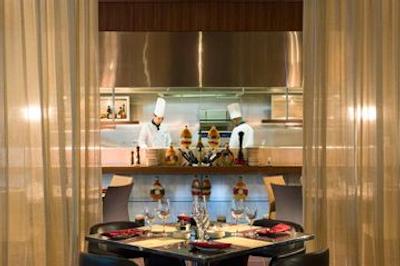 آیبیس ورد ترید سنتر