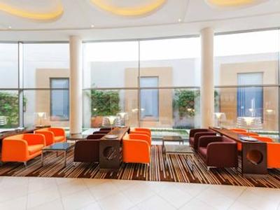 آیبیس ورد ترید سنتر