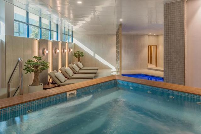 کریک ساید هتل دبی ان اکور