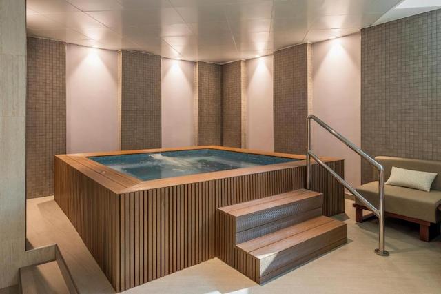 کریک ساید هتل دبی ان اکور