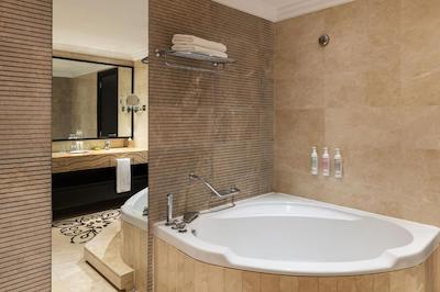 لمریدین مینا سیاحی بیچ ریزورت اند واتر پارک