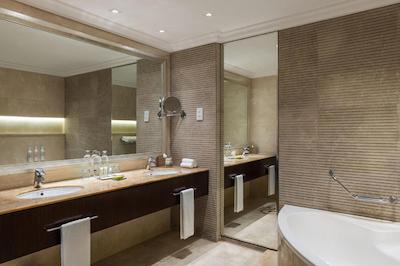 لمریدین مینا سیاحی بیچ ریزورت اند واتر پارک