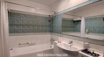 لوتوس هتل آپارتمان اند اسپا مارینا