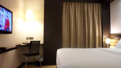 مارک این هتل دیره