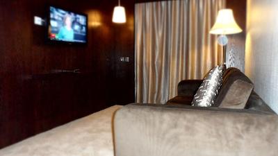 مارک این هتل دیره