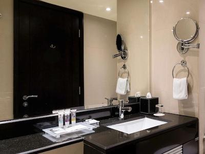 مرکور گلد هتل المینا روئد دبی