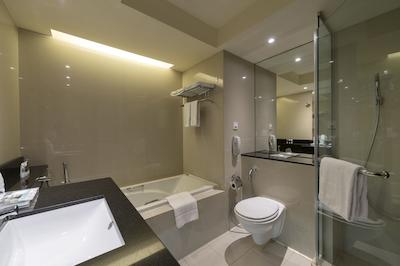 مرکور گلد هتل المینا روئد دبی