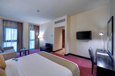 مرکور گلد هتل المینا روئد دبی