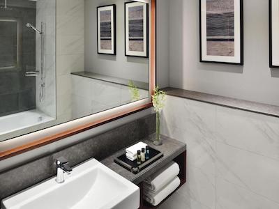 موونپیک هتل بر دبی