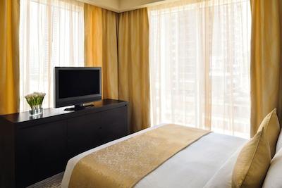 موونپیک هتل جمیرا لیک تاورز