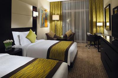 موونپیک هتل جمیرا لیک تاورز