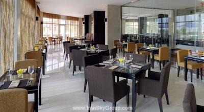 موونپیک هتل جمیرا لیک تاورز