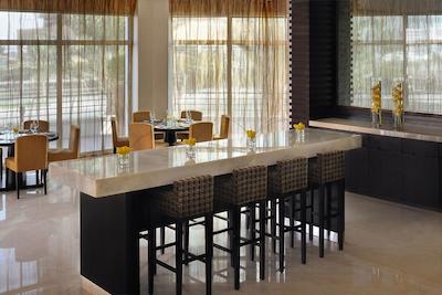 موونپیک هتل جمیرا لیک تاورز