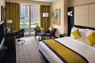 موونپیک هتل جمیرا لیک تاورز