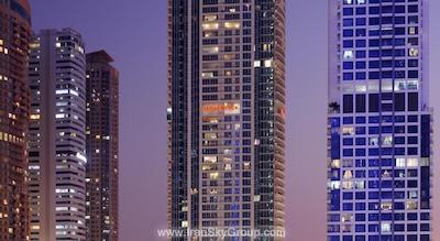 موونپیک هتل جمیرا لیک تاورز