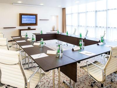 نووتل ابوظبی گیت