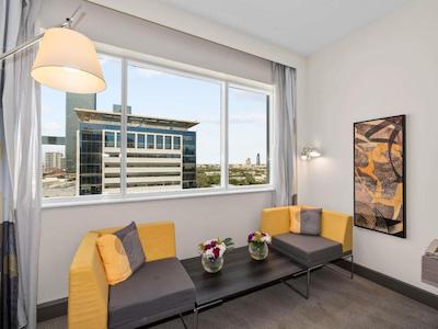 نووتل ورد ترید سنتر دبی