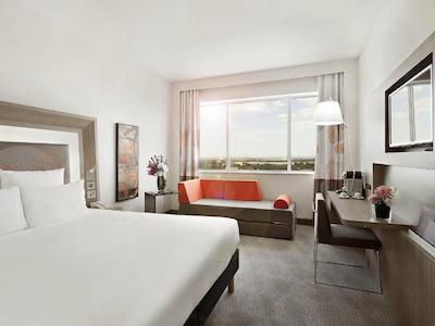 نووتل ورد ترید سنتر دبی