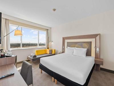 نووتل ورد ترید سنتر دبی