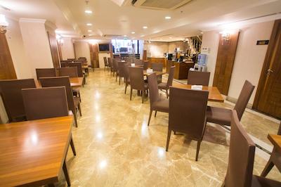 سرستیوم پرایم اسکوئر