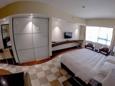 نامبر وان تاور سوئیت