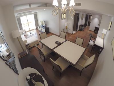 نامبر وان تاور سوئیت