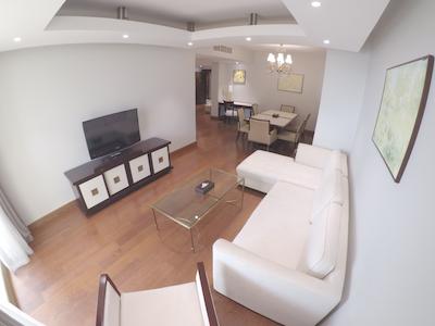 نامبر وان تاور سوئیت