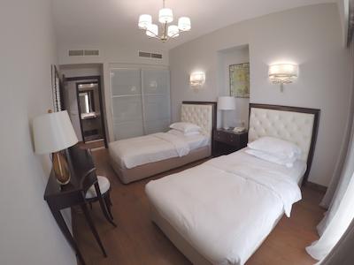 نامبر وان تاور سوئیت