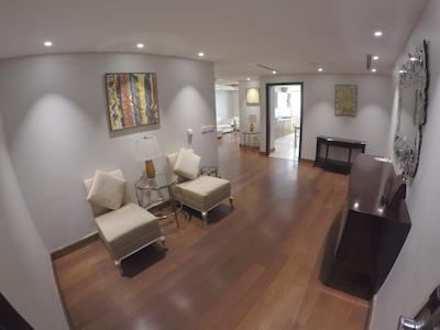 نامبر وان تاور سوئیت